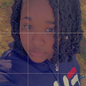 Meet your Posher, Selena